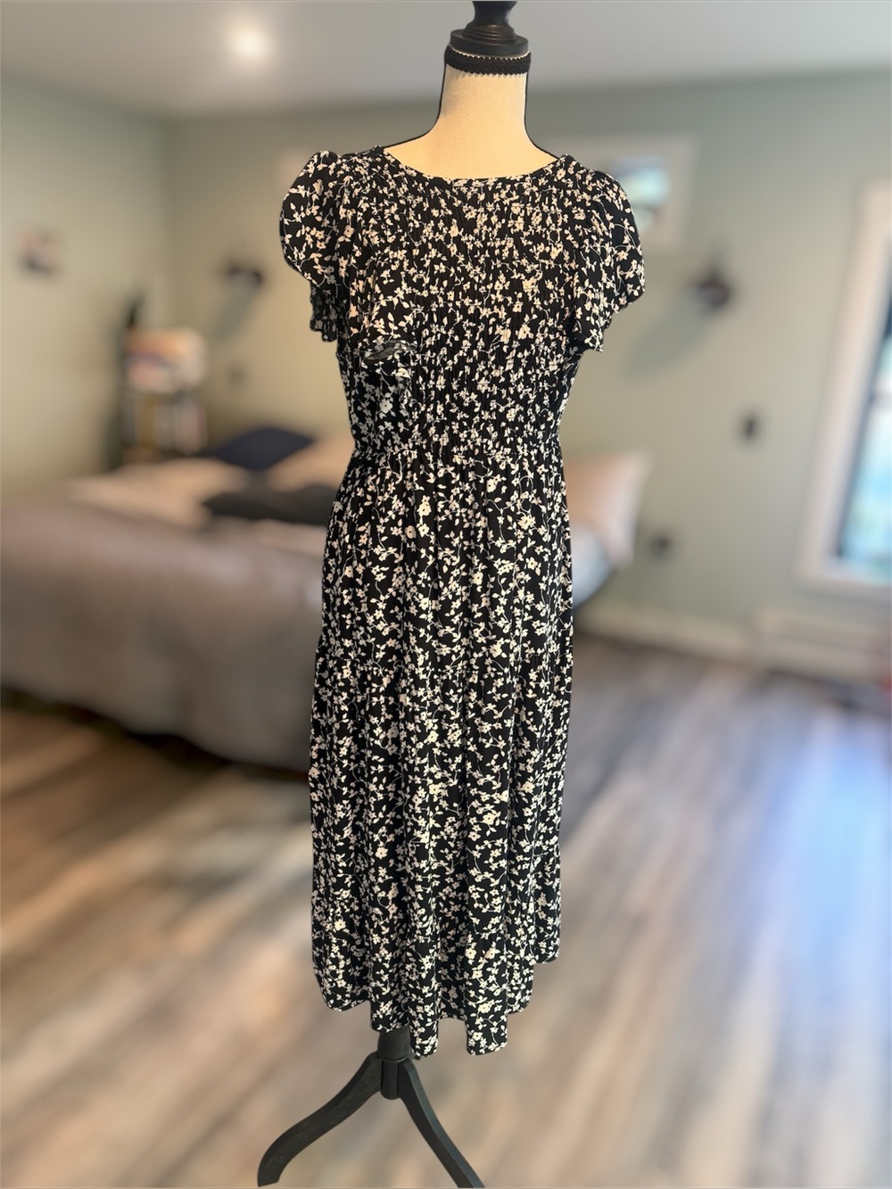 Old Navy Black and White Floral Dress - Picture 1 of 7